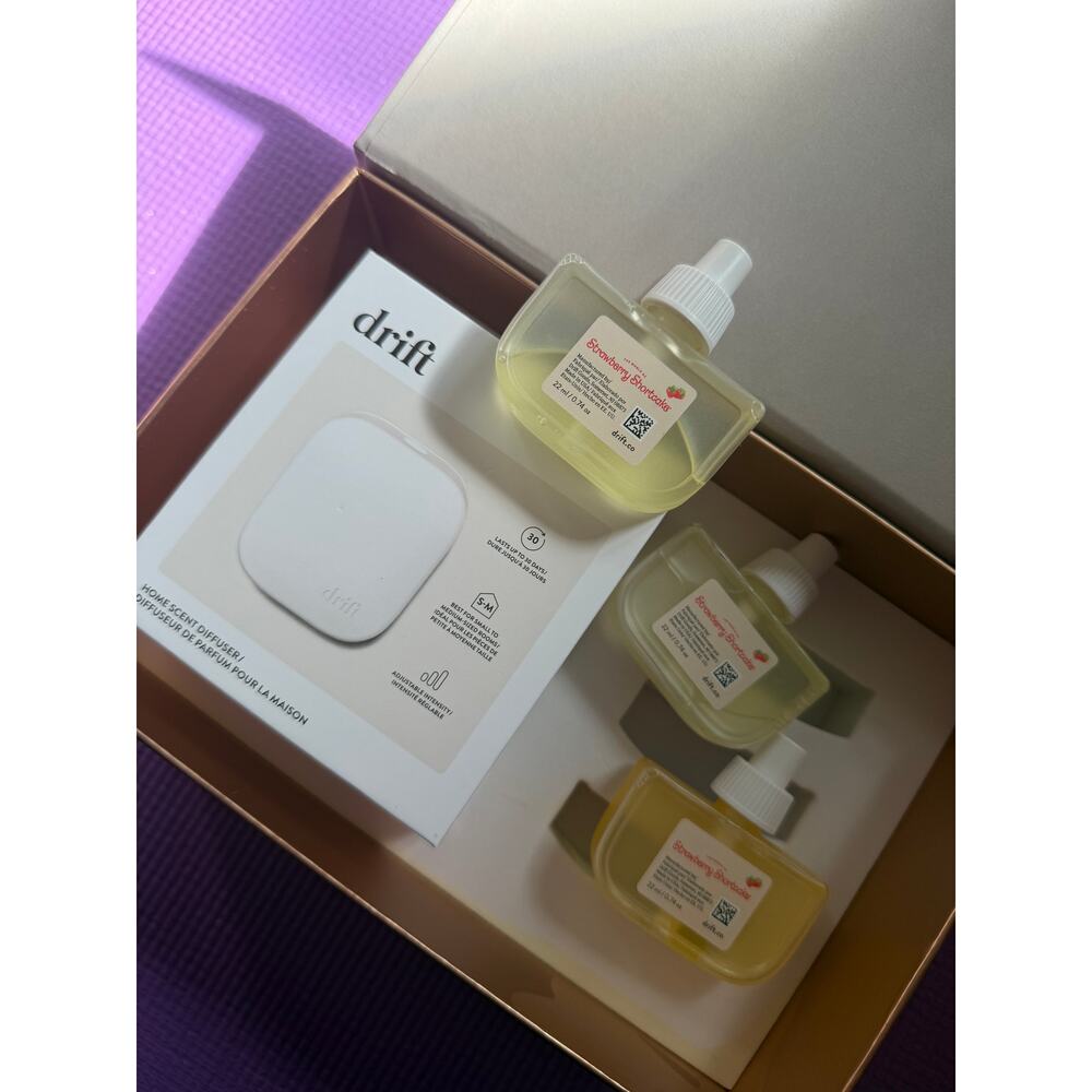 drift  x Strawberry Shortcake Home Scent Diffuser Set NEW Device & 3 refills